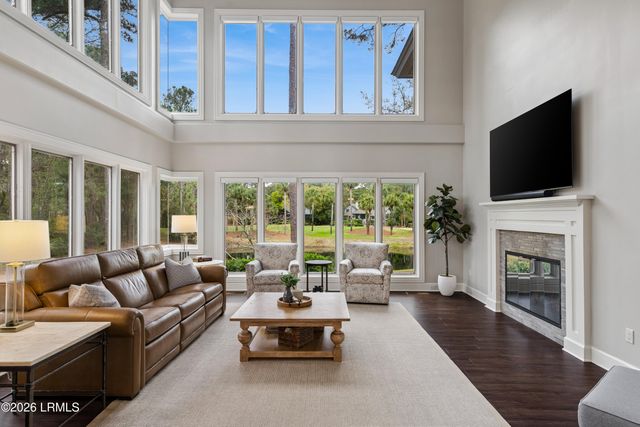 8 Long Brow Road, Hilton Head Island, SC 29928