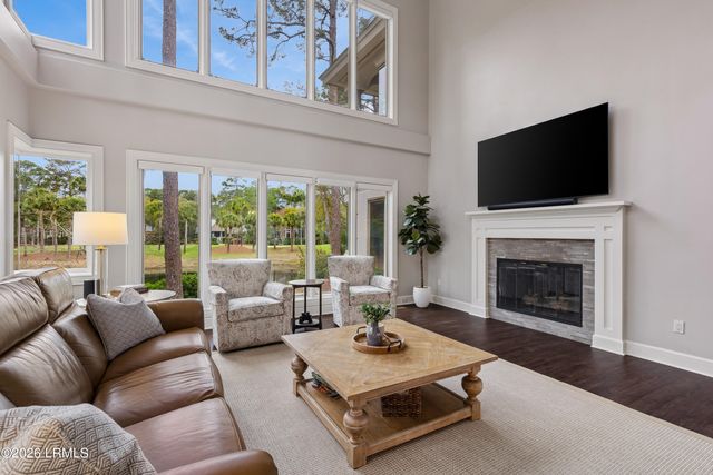 8 Long Brow Road, Hilton Head Island, SC 29928