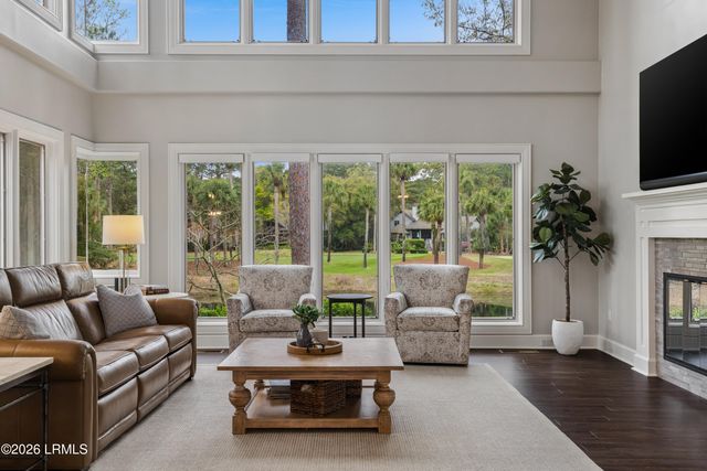 8 Long Brow Road, Hilton Head Island, SC 29928