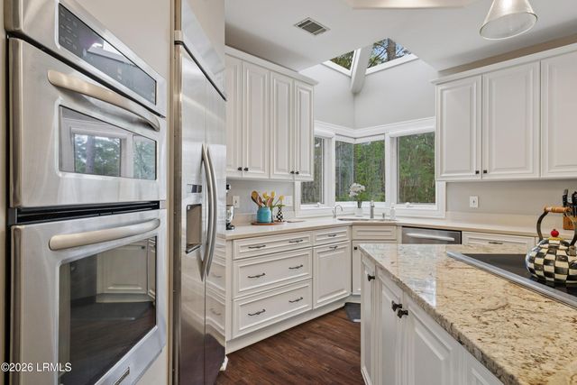 8 Long Brow Road, Hilton Head Island, SC 29928