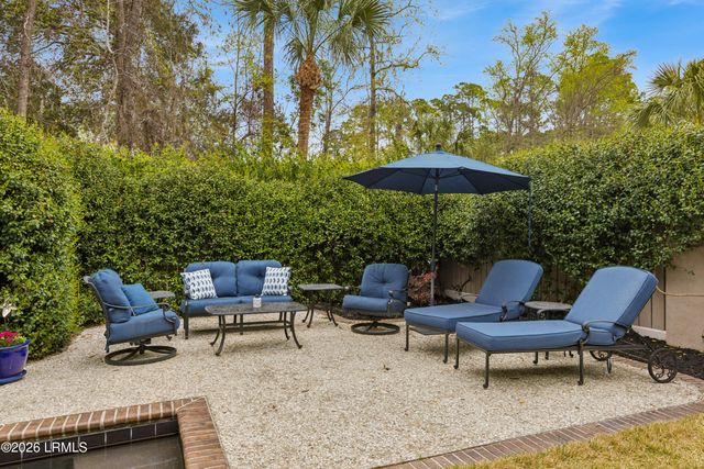 8 Long Brow Road, Hilton Head Island, SC 29928