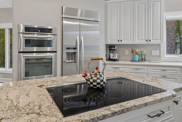 8 Long Brow Road, Hilton Head Island, SC 29928