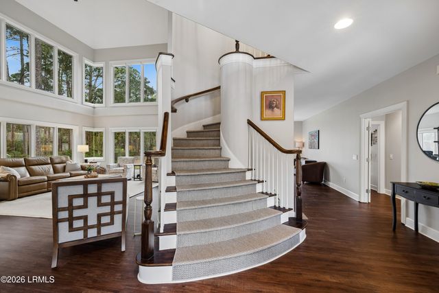 8 Long Brow Road, Hilton Head Island, SC 29928