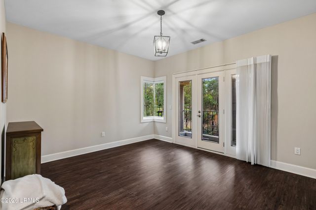 8 Long Brow Road, Hilton Head Island, SC 29928