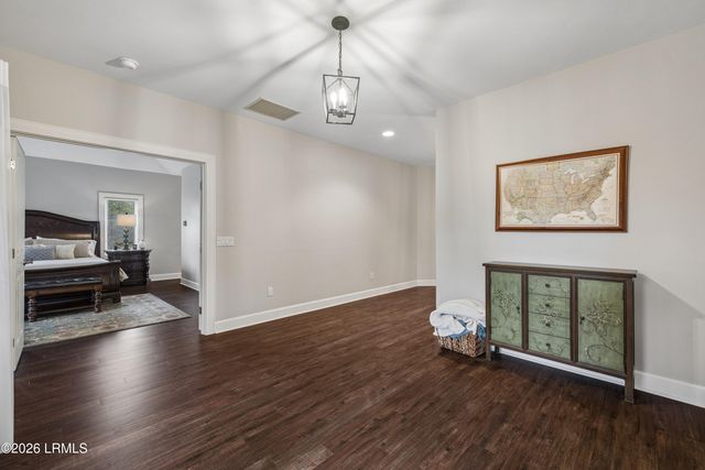 8 Long Brow Road, Hilton Head Island, SC 29928