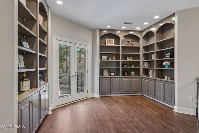 8 Long Brow Road, Hilton Head Island, SC 29928