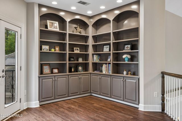 8 Long Brow Road, Hilton Head Island, SC 29928