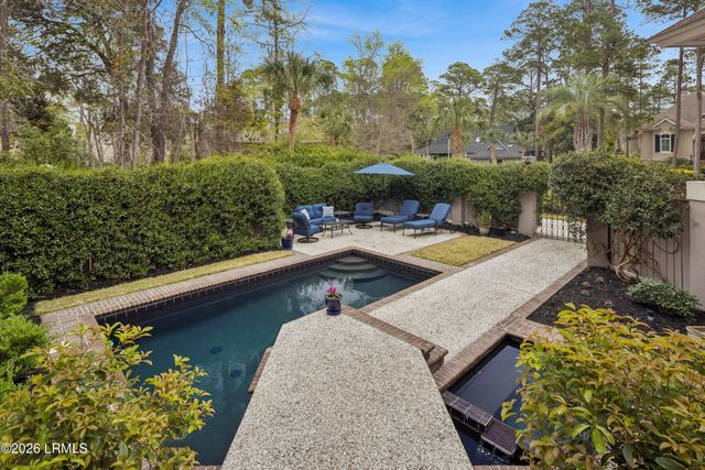 8 Long Brow Road, Hilton Head Island, SC 29928