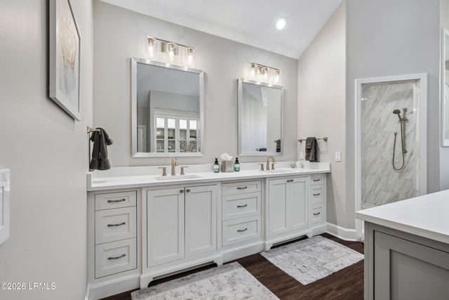 8 Long Brow Road, Hilton Head Island, SC 29928