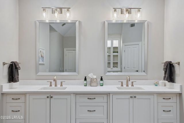 8 Long Brow Road, Hilton Head Island, SC 29928