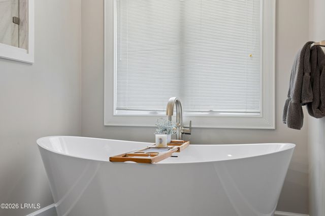 8 Long Brow Road, Hilton Head Island, SC 29928