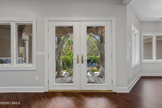 8 Long Brow Road, Hilton Head Island, SC 29928