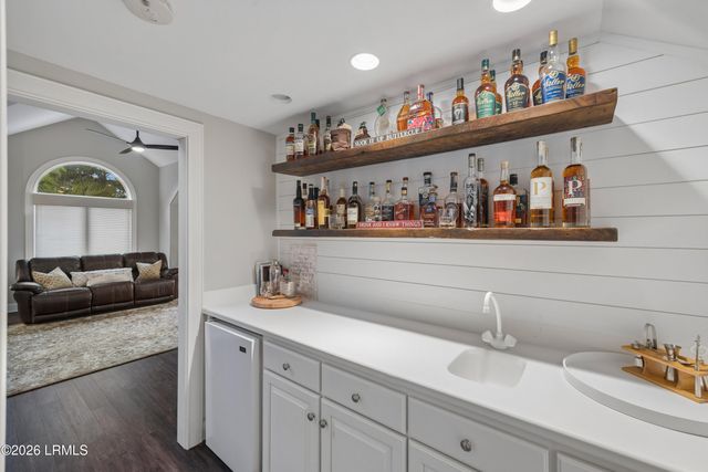 8 Long Brow Road, Hilton Head Island, SC 29928