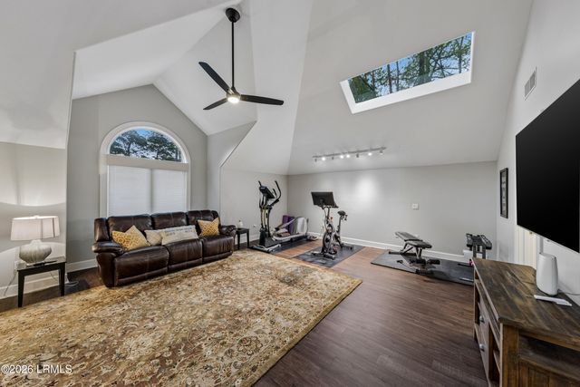 8 Long Brow Road, Hilton Head Island, SC 29928