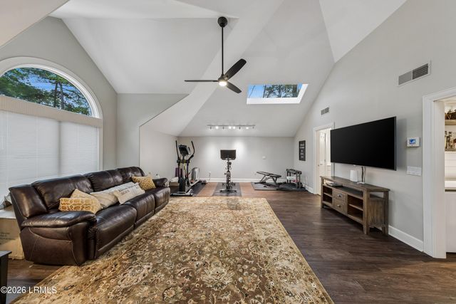 8 Long Brow Road, Hilton Head Island, SC 29928