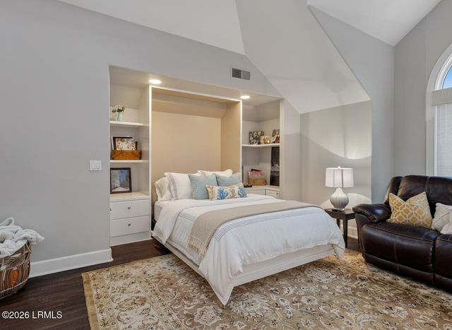 8 Long Brow Road, Hilton Head Island, SC 29928