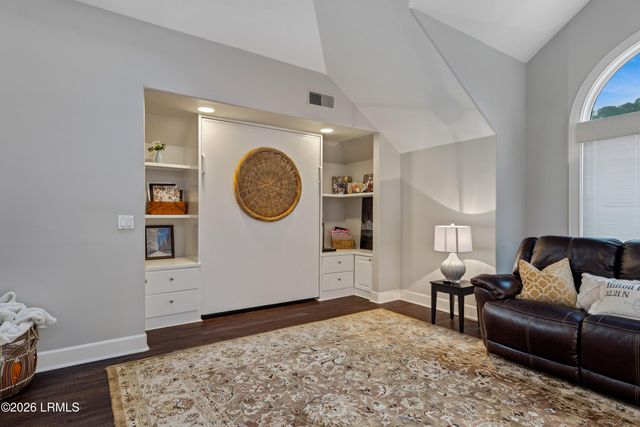 8 Long Brow Road, Hilton Head Island, SC 29928