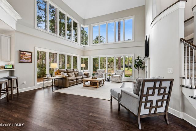 8 Long Brow Road, Hilton Head Island, SC 29928