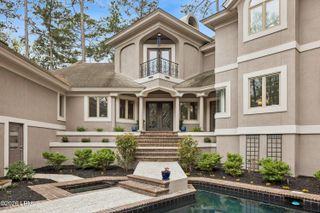 8 Long Brow Road, Hilton Head Island, SC 29928