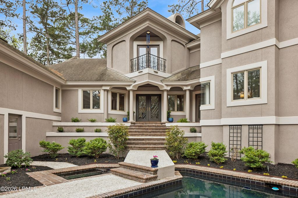 8 Long Brow Road, Hilton Head Island, SC 29928