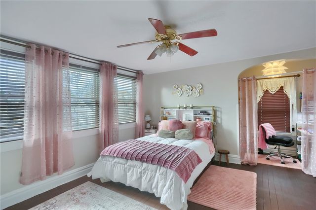 319 E Edgewood Ave, New Castle, PA 16105