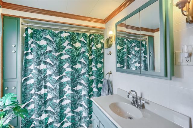 319 E Edgewood Ave, New Castle, PA 16105