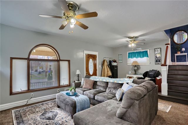 319 E Edgewood Ave, New Castle, PA 16105