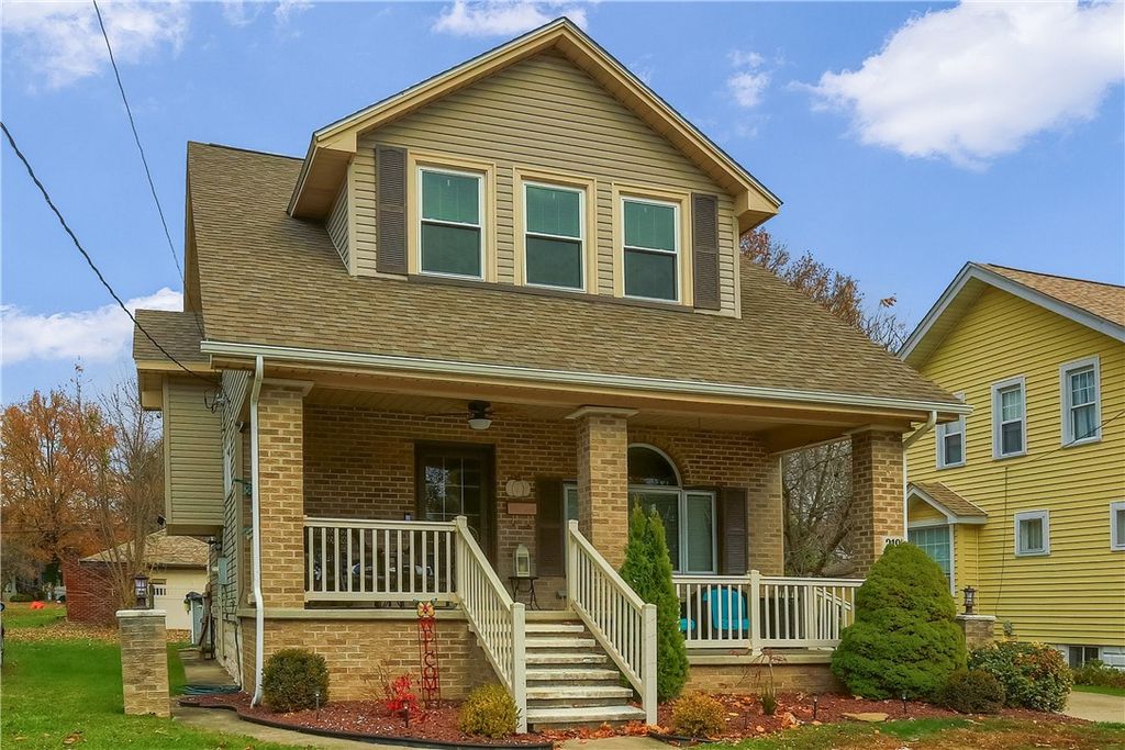 319 E Edgewood Ave, New Castle, PA 16105