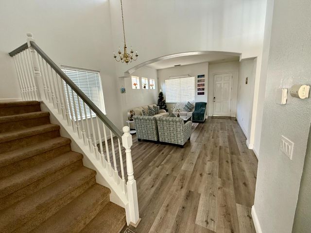 2094 New Hampshire Way, Sacramento, CA 95835