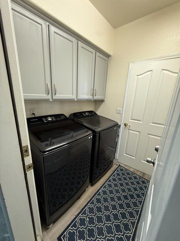 2094 New Hampshire Way, Sacramento, CA 95835