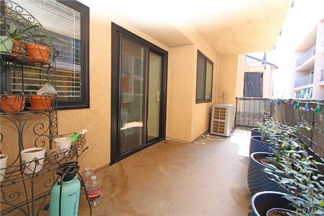 1140 Pacific 16, Long Beach, CA 90813