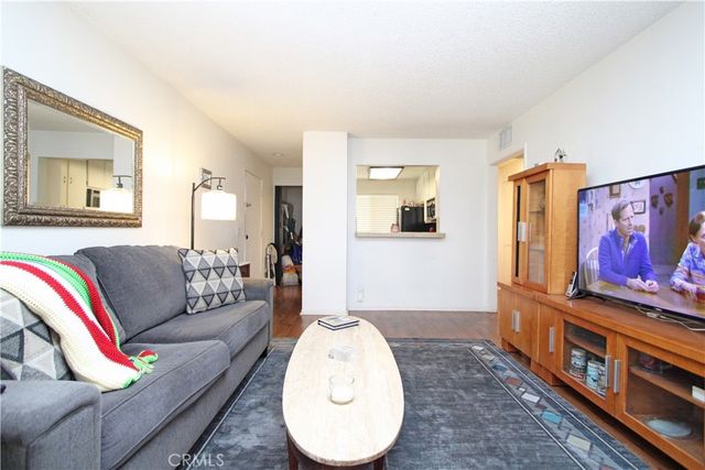1140 Pacific 16, Long Beach, CA 90813