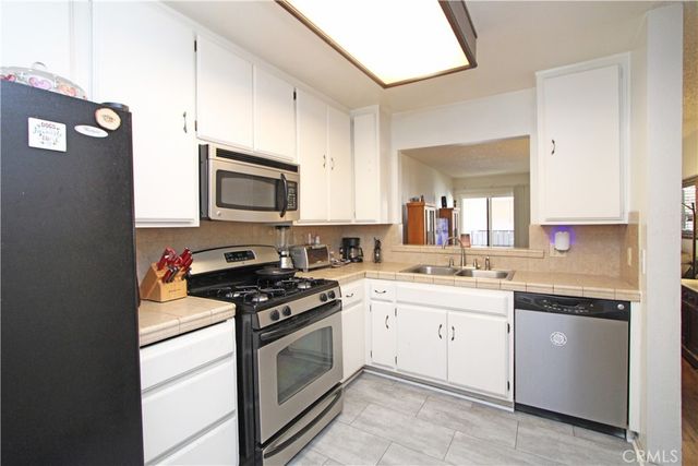 1140 Pacific 16, Long Beach, CA 90813