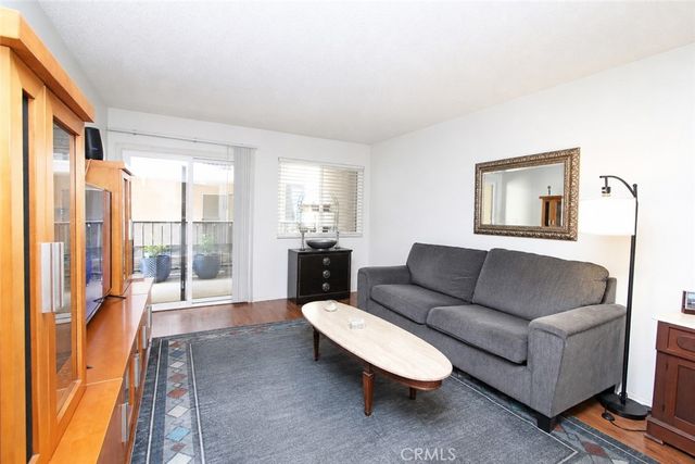 1140 Pacific 16, Long Beach, CA 90813
