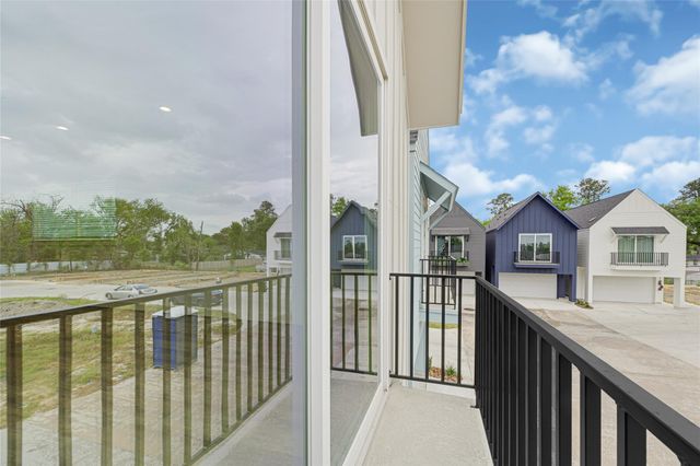 4606 Crown Grove Lane, Houston, TX 77018