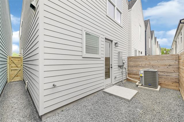 4606 Crown Grove Lane, Houston, TX 77018