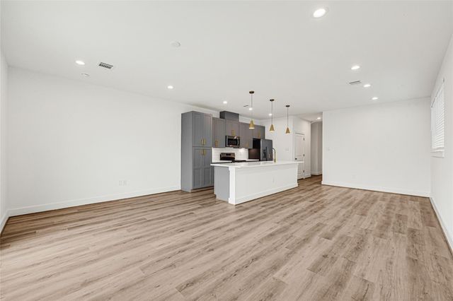 4606 Crown Grove Lane, Houston, TX 77018