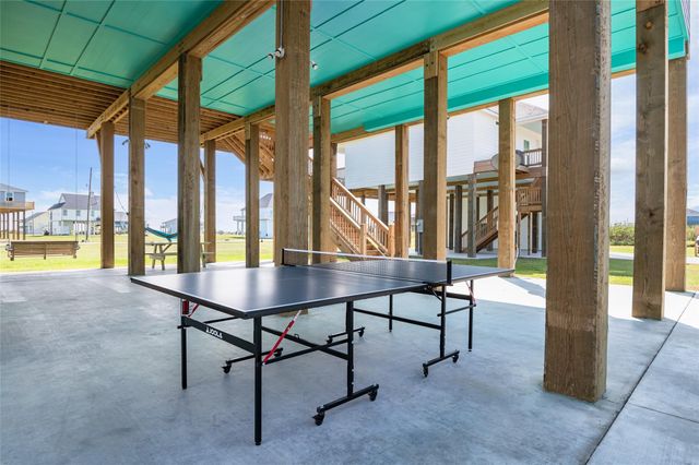 4406 Whaler Lane, Crystal Beach, TX 77650