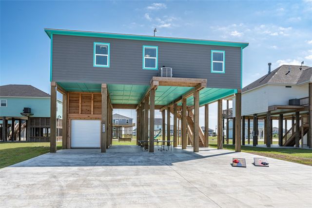 4406 Whaler Lane, Crystal Beach, TX 77650