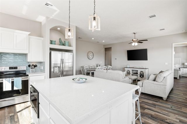 4406 Whaler Lane, Crystal Beach, TX 77650