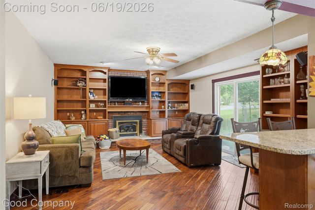 3062 Saint Jude Drive, Waterford Charter Township, MI 48329