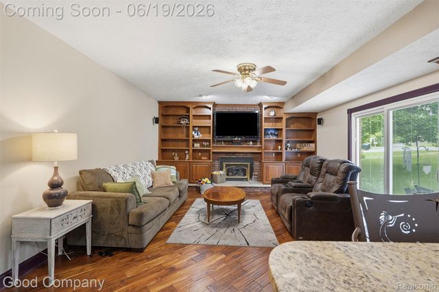 3062 Saint Jude Drive, Waterford Charter Township, MI 48329