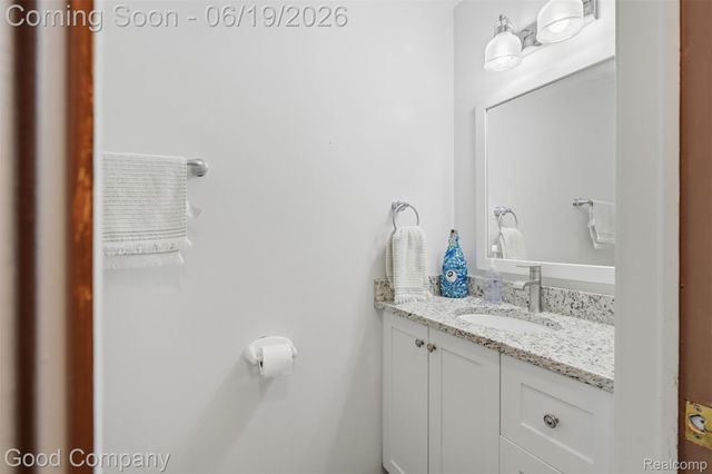 3062 Saint Jude Drive, Waterford Charter Township, MI 48329