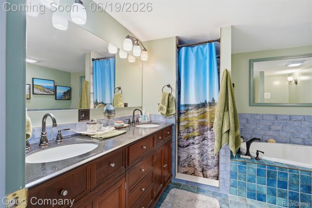 3062 Saint Jude Drive, Waterford Charter Township, MI 48329
