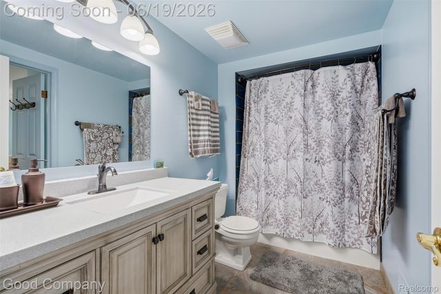 3062 Saint Jude Drive, Waterford Charter Township, MI 48329