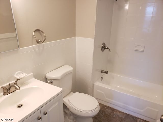 610 Cortlandt St, Perth Amboy City, NJ 08861