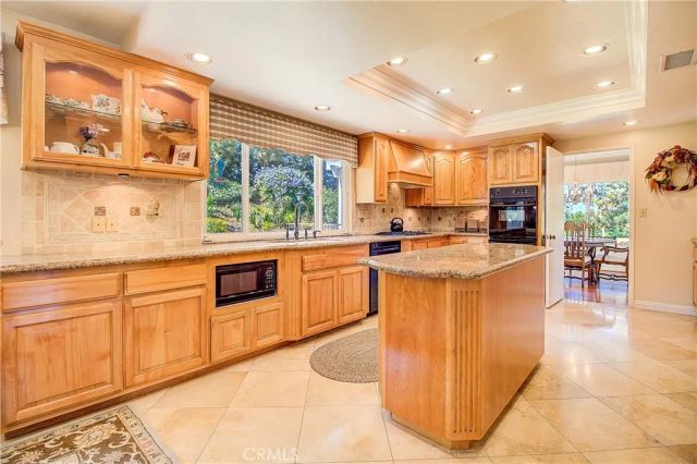 1230 Via Vallarta, Riverside, CA 92506