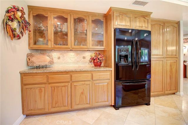 1230 Via Vallarta, Riverside, CA 92506