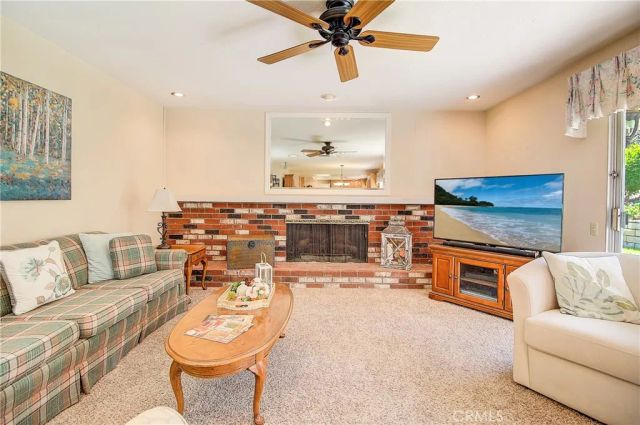 1230 Via Vallarta, Riverside, CA 92506