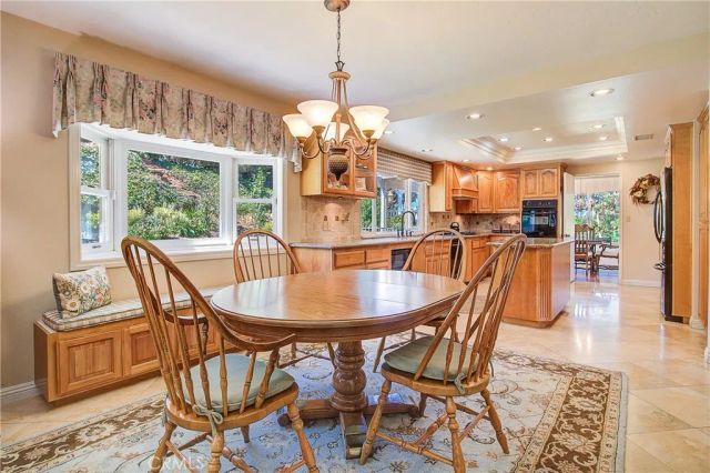 1230 Via Vallarta, Riverside, CA 92506